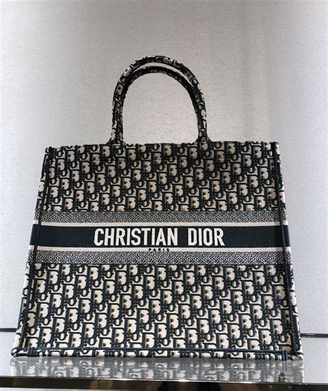 dior bag gross